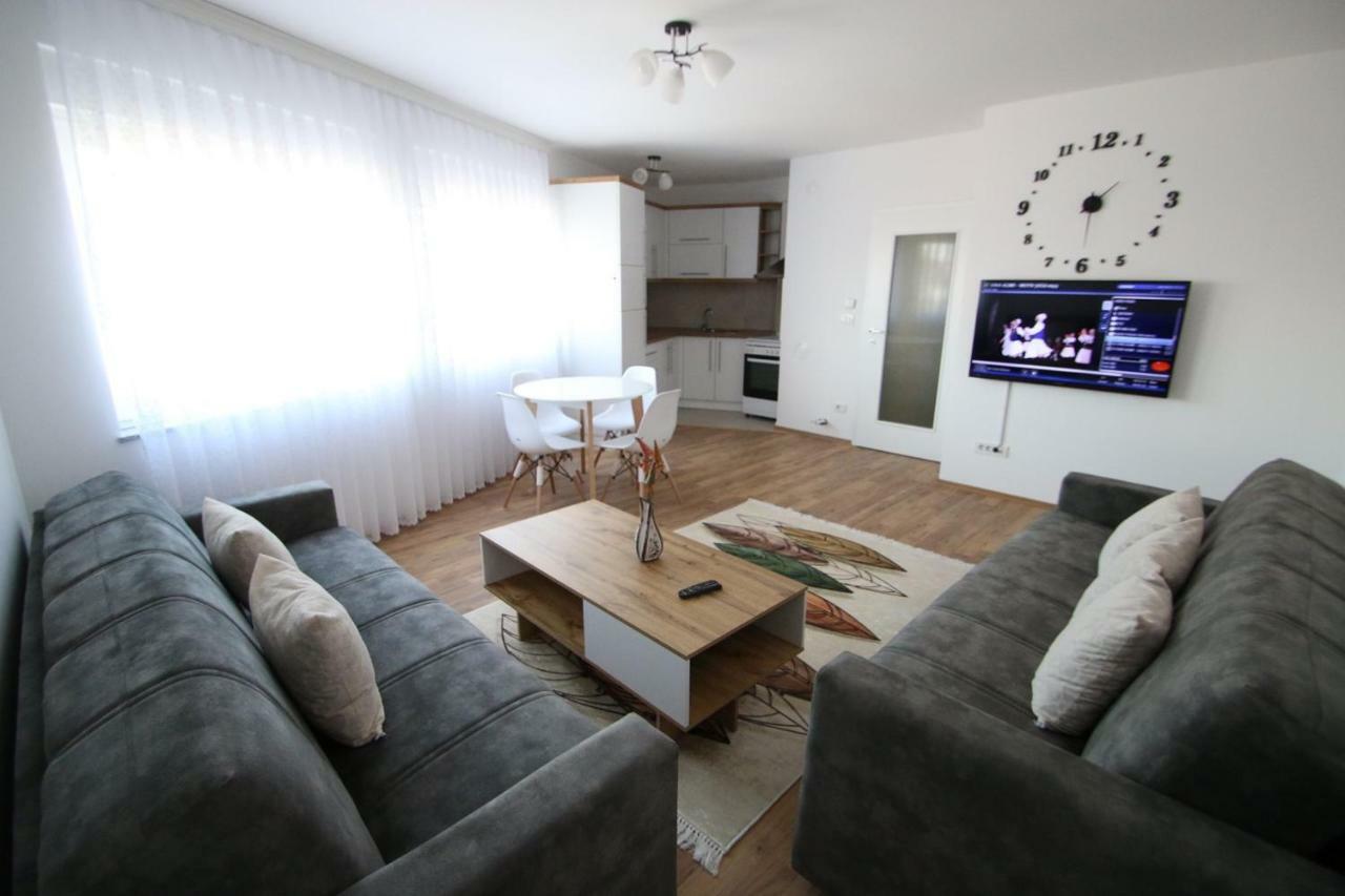 Spacious Apartment Next To The Bus Station And Walking Distance To The Old Town And Shopping Malls Призрен Екстериор снимка